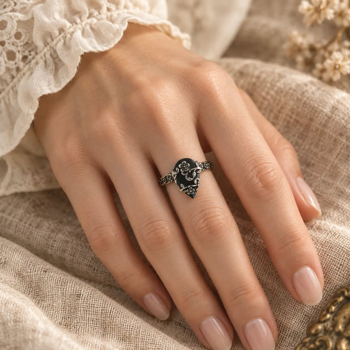 925 Sterling Silver Synthetic Obsidian Ring with Vintage Flower Design, Elegant Black Lab Grown Diamond Ring Jewelry for Women, Energy Crystal Ring Perfect for Daily Wear and Birthday Party, Mother's day Gift